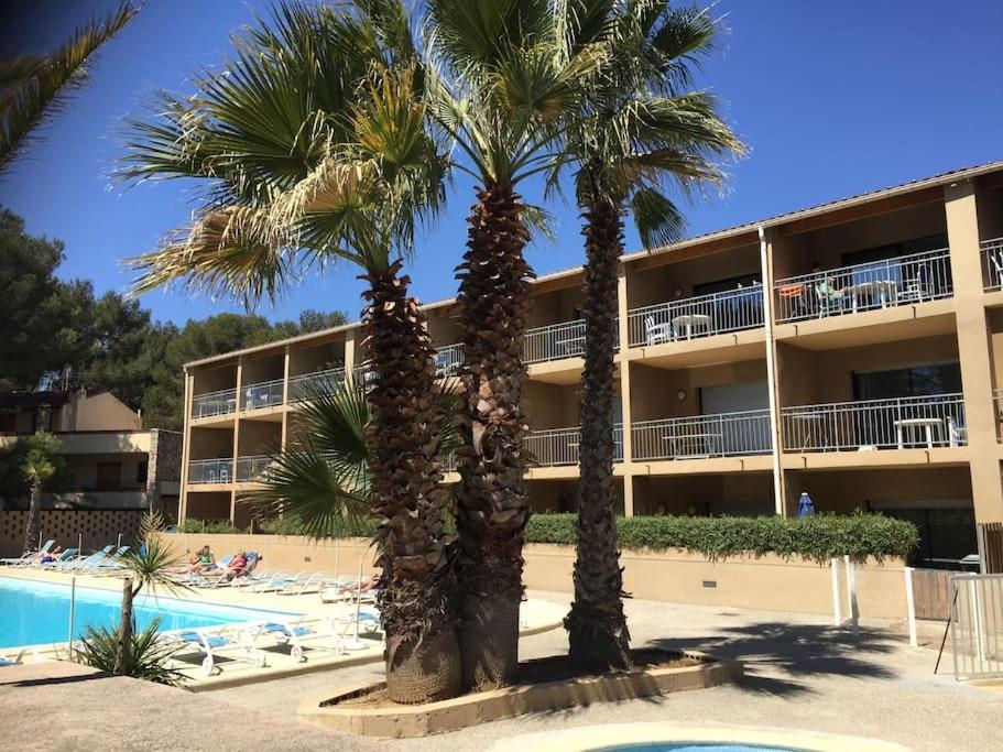 Les Appartements De La Marina Sanary-sur-Mer Bagian luar foto