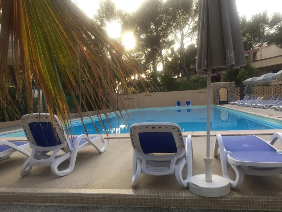 Les Appartements De La Marina Sanary-sur-Mer Bagian luar foto