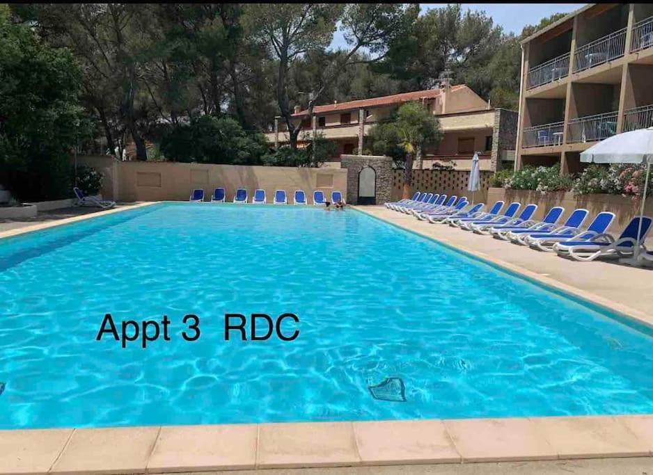 Les Appartements De La Marina Sanary-sur-Mer Bagian luar foto