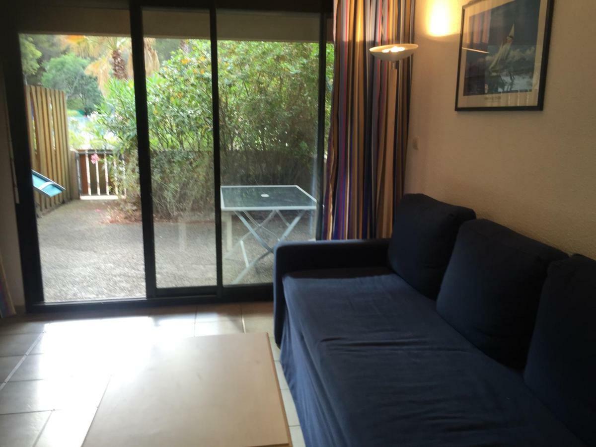Les Appartements De La Marina Sanary-sur-Mer Bagian luar foto