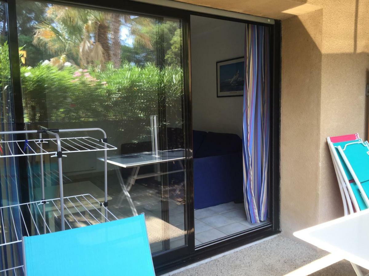 Les Appartements De La Marina Sanary-sur-Mer Bagian luar foto