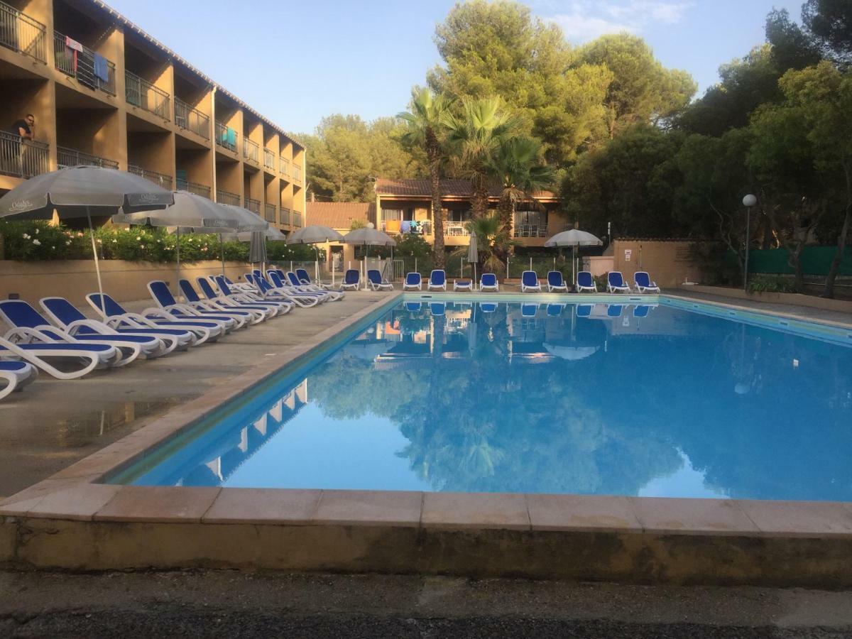 Les Appartements De La Marina Sanary-sur-Mer Bagian luar foto